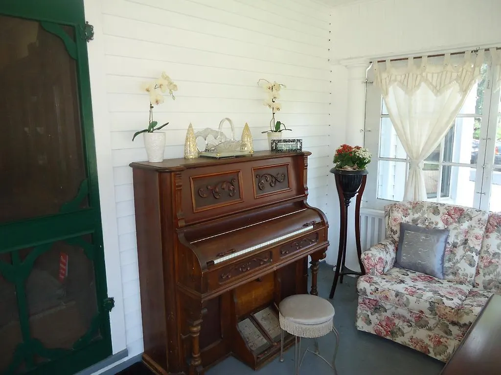 Absolute Elegance Bed And Breakfast Niagara Falls