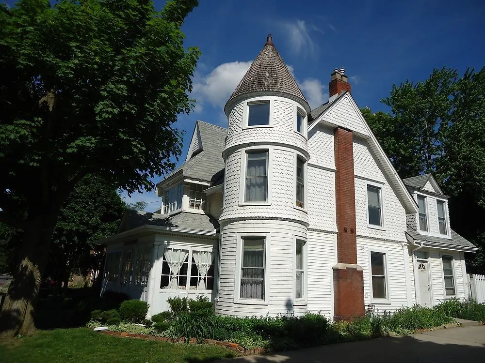 Absolute Elegance Bed And Breakfast Niagara Falls Canada